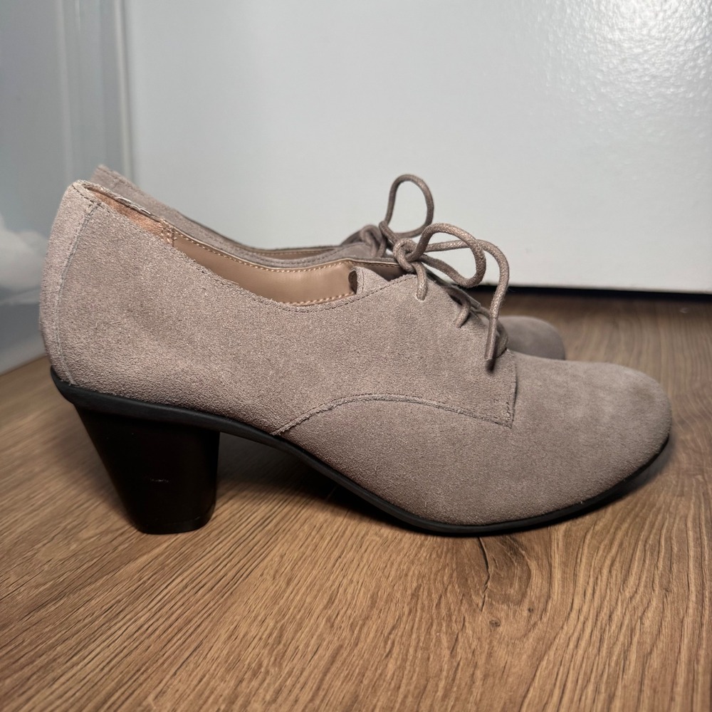 Vionic Taupe Suede Lace Up Oxford Heel Pumps Womens 7.5 Academia Gossip Girl
